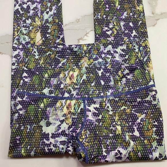 Lululemon Wunder Under Crop II (Roll Down) - Picture 5 of 7